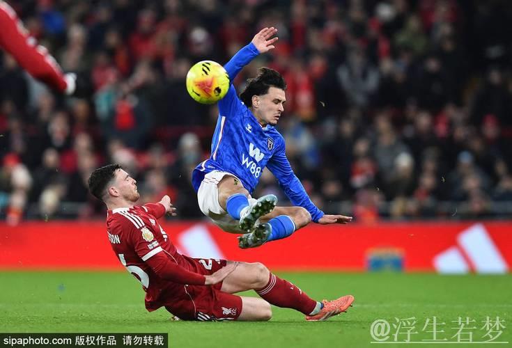 英超第14轮: 范戴克失误致丢球维尔茨造乌龙 利物浦1-1桑德兰 英超第14轮: 范戴克失误致丢球维尔茨造乌龙 利物浦1-1桑德兰